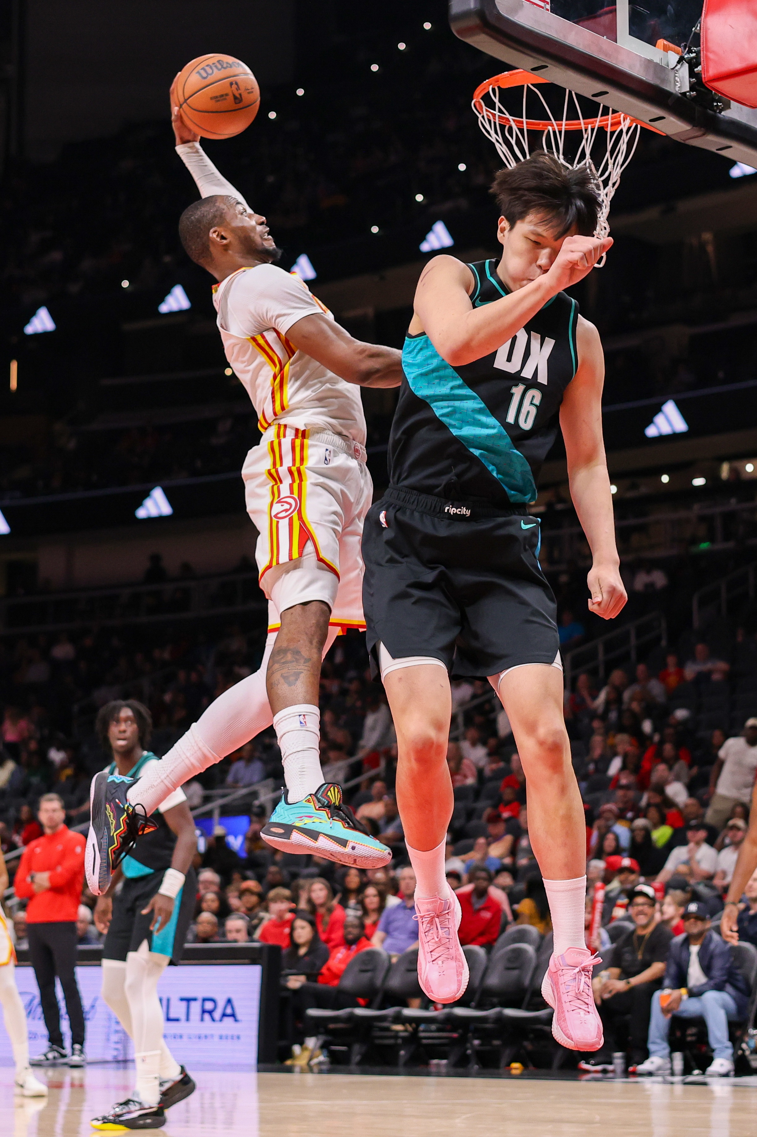 开云电子-单臂隔扣杨瀚森！威尔金斯：勇士为何放弃年轻且有天赋的库明加？