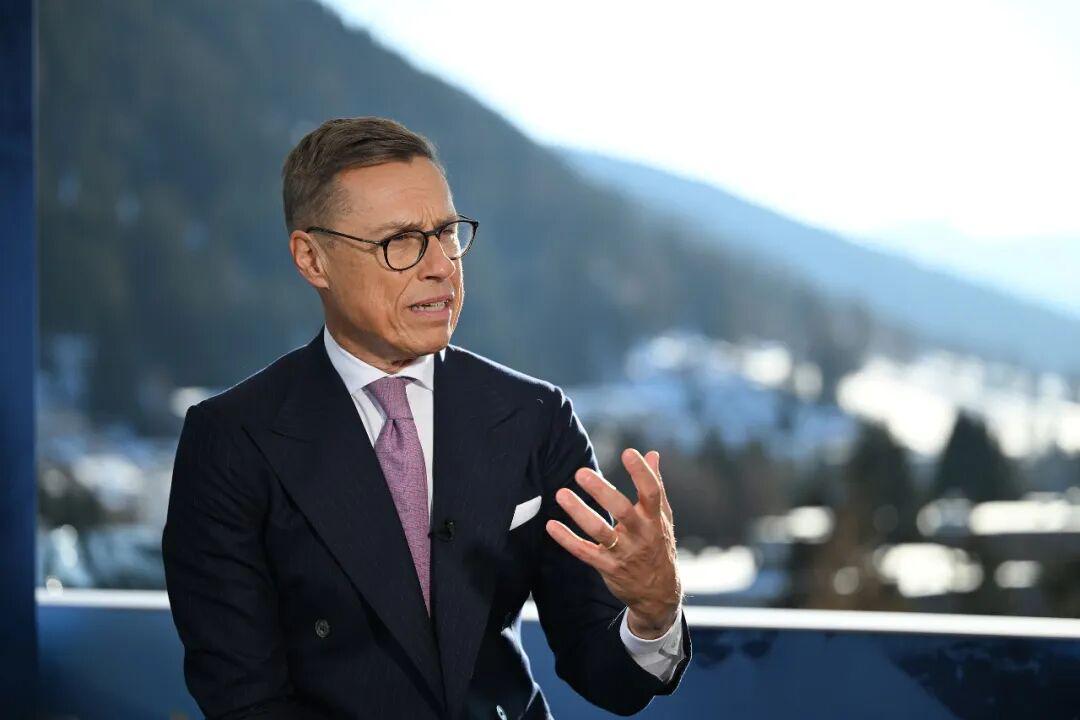 开云登录入口地址-芬兰总统“出招”：邀特朗普蒸桑拿，帮助解决格陵兰岛的复杂局势；他曾将特朗普与泽连斯基的争吵比作婚姻中的争执，呼吁双方回到谈判桌前